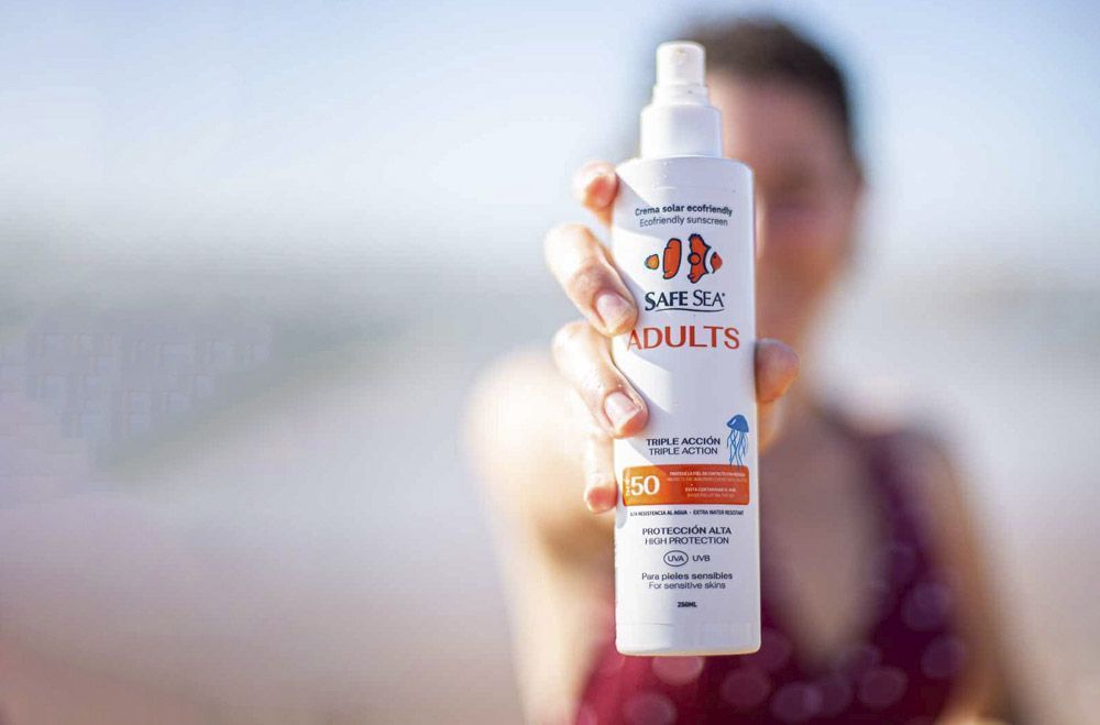 Safe Sea, la única línea de protección solar antimedusas que podrás encontrar en La Botica de los Perfumes