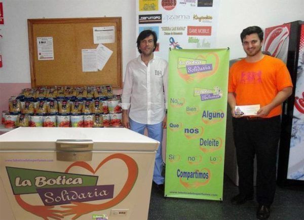 La Botica de los Perfumes con el Macarrón Solidario