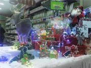 La Botica de A Coruña finalista en un concurso nacional de escaparates navideños
